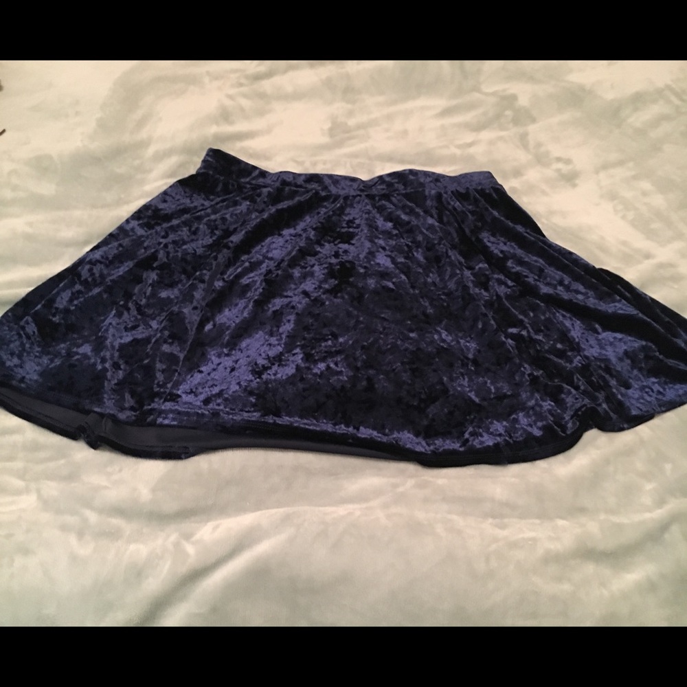Velvet skirt